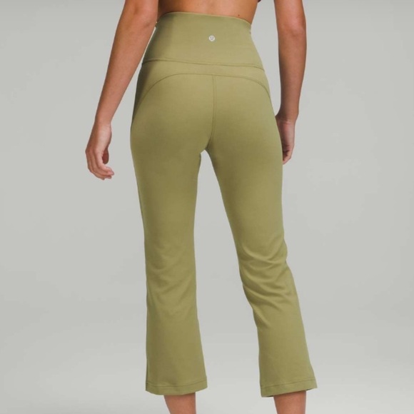 Lululemon Groove Super-High-Rise Crop 23” - Picture 2 of 8